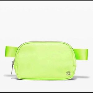 ⚡️2 Lululemon Everywhere belt bags (Faded Zap & Black)